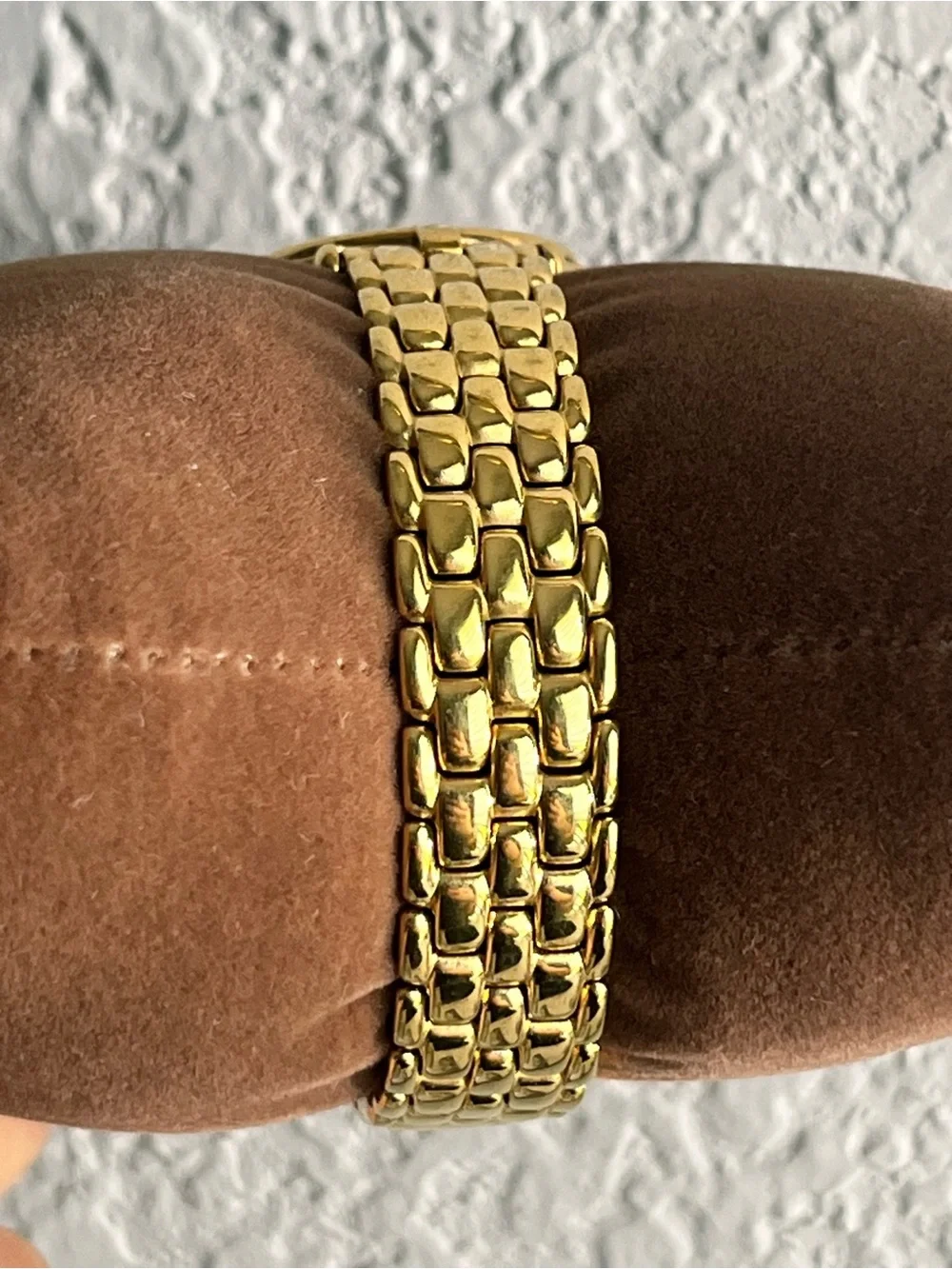 Gucci 3400L 18K Gold Plated Women's Watch.